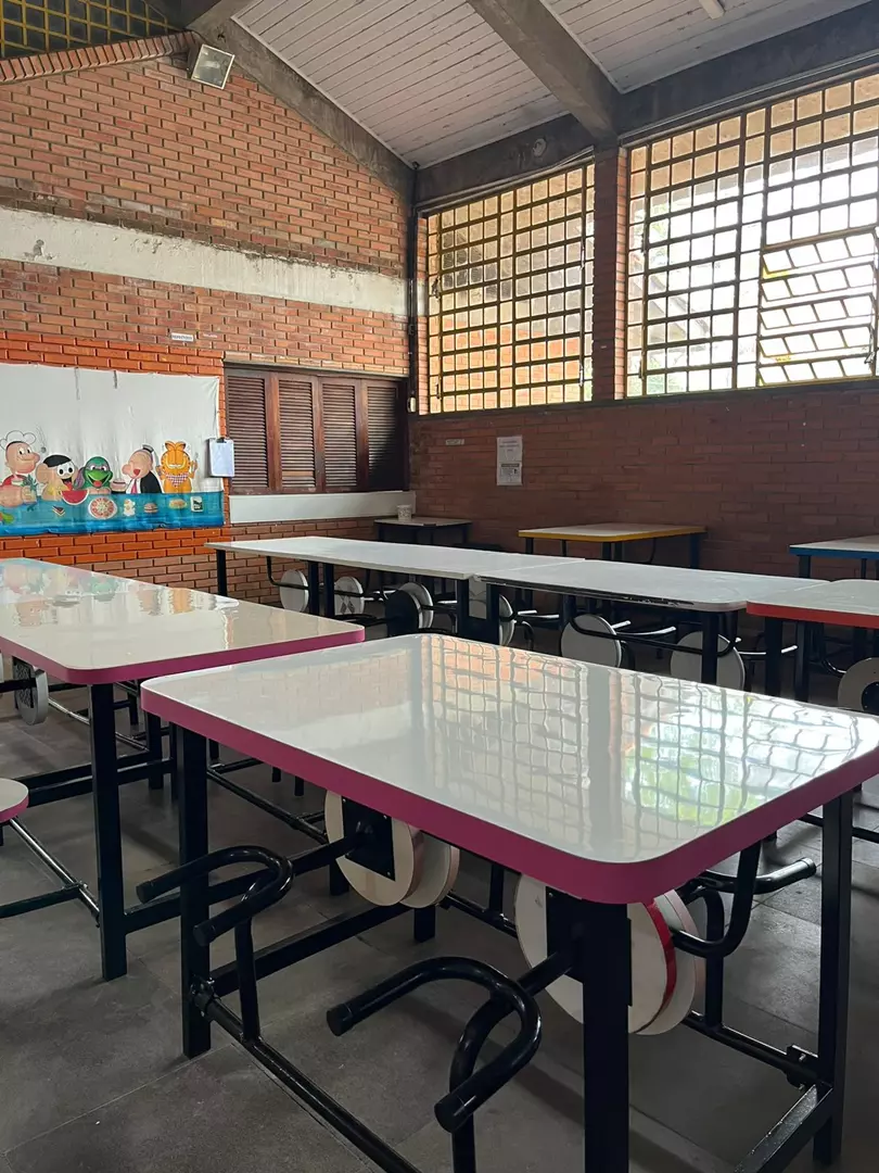Mesas de refeitório